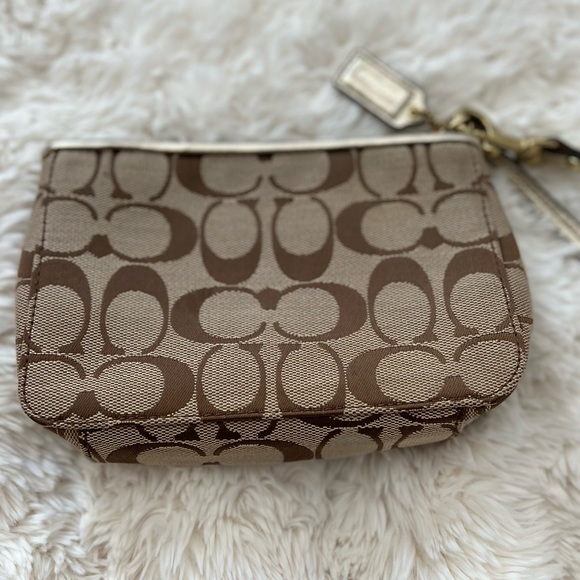 Coach Signature wristlet - Picture 3 of 4